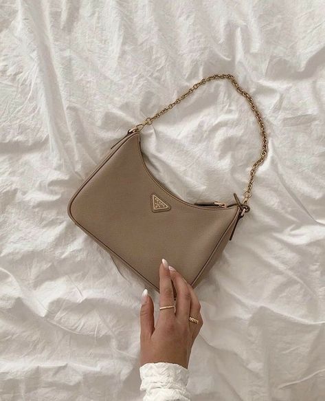 accessories travel cute outfits fits ideas inspo instagram insta feed beige white cream minimal minimalist minimalistic food bags earrings nails room Prada, Purse, White