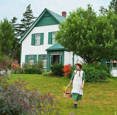 Green Gables (Cavendish) - All You Need to Know BEFORE You Go - Updated 2019 (Cavendish, Prince Edward Island) - TripAdvisor Movie Houses, Lm Montgomery, Gable House, Anne Shirley, Anne With An E, Anne Of Green, Prince Edward Island, Prince Edward, Anne Of Green Gables