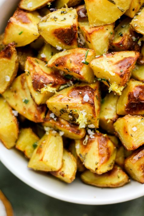 Lemon Pepper Potatoes, Stuffed Peppers Recipes, Salted Potatoes, Rosemary Potatoes, Dried Potatoes, Lemon Potatoes, Vegetarian Sides, Stuffed Pepper, Lemon Rosemary