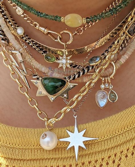 Maximalistic Jewelry, Maxamilist Jewelry, Mixed Metals Jewelry Style, Maximalist Jewelry, How To Have Style, Beautiful Saturday, Dope Jewelry Accessories, Vintage Jewelry Repurposed, Weird Jewelry