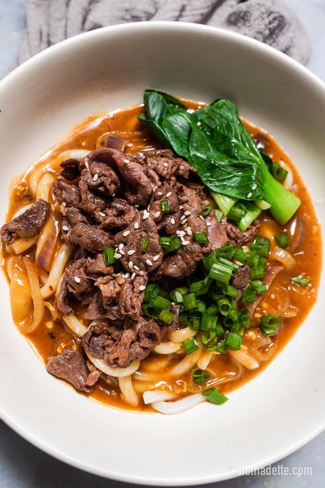 How to make Japanese Beef Curry Udon, a hearty and flavourful curry dish guaranteed to bring some warmth to your bowl! Beef Curry Udon, Japanese Beef Ramen, Japanese Beef Recipes, Japanese Comfort Food, Japanese Soups, Japanese Beef Curry, Donburi Recipe, Beef Udon, Udon Recipe