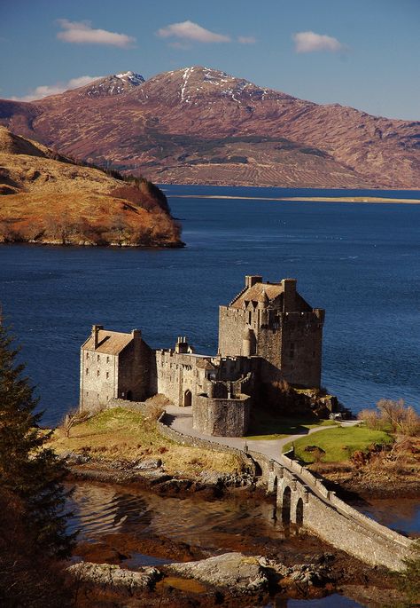 Eileen Donan Castle , Scotland Eileen Donan Castle Scotland, Eileen Donan Castle, Highlands Castle, Beautiful Scotland, Eilean Donan Castle, Eilean Donan, New Zealand Landscape, Castle Scotland, The Isle Of Skye