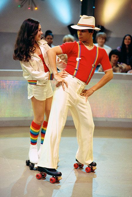 I love the "Roller Disco" episode of That '70s Show. The outfits Jackie and Fez wear make me want to roller skate my way through life. 70s Roller Disco, 70s Disco Party, 70s Costume, Disco 70s, Disco Costume, 70 Show, 70s Show, 70s Party, Roller Disco