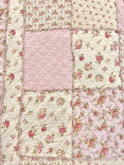 Coquette floral vintage quilt multiple patterns with small pink ruffles shabby chic decoration room inspo decor aesthetic wallpaper Coquette House, Quilt Wallpaper, Coquette Floral, Coquette Wallpaper, Blooming Bouquet, Pink Quilt, Wallpaper Homescreen, Bg Design, Mlp Characters