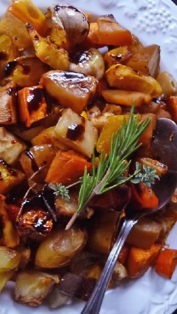 Picture of Norwegian Honeyed Root Vegetables Norwegian Cuisine, Nordic Recipes, Root Vegetables Recipes, Nordic Diet, Viking Food, Nordic Recipe, Norwegian Recipes, Scandinavian Recipes, Norwegian Style