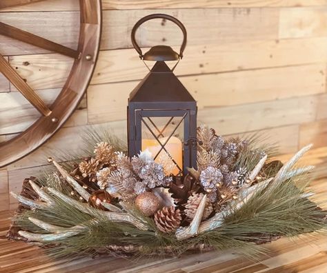 Fall Antler Centerpieces, Antler Bowl Centerpiece, Floral Deer Antlers, How To Make A Deer Antler Wreath, Deer Antlers Christmas Decor, Christmas Deer Antler Decor, Antler Centerpiece Christmas, Farmhouse Decor With Deer Mount, Deer Antler Table Centerpieces