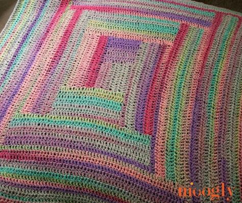 Easy Log Cabin Afghan Variegated Yarn Crochet Patterns, Variegated Yarn Crochet, Log Cabin Crochet, Crochet Log Cabin, Cabin Crochet, Chunky Yarn Blanket, Crochet Blanket Afghan, All Free Crochet, Textured Yarn