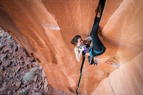 Mari Augusta Salvesen flashing Belly Full of Bad Berries, the famous offwidth crack at Indian Creek, USA Indian Creek, Sports