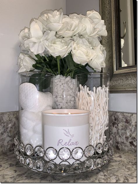 Monotone Home Decor, Restroom Countertop Decor Ideas, Apartment Decorating For Kitchen, Candle Table Centerpieces For Home, Small Bathroom Glam Decor, Bathroom Decorations Themes, Bathroom Decor Contemporary, Luxury Bathroom Decoration, Home Decor Ideas Kitchen Table