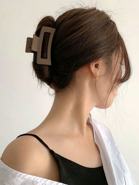 Square Fashion, Hair Grips, Clip Hairstyles, Hair Accessories Clips, Quick Hairstyles, Fashion Hair, Hair Claws & Clips, Hairstyles For School, Girls Hair Accessories