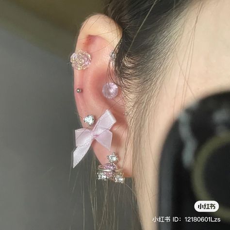 French Princess, قلادات متدلية, Cool Ear Piercings, Pretty Ear Piercings, Cool Piercings, Cute Piercings, Pink Bows, Pretty Clothes, Jewelry Lookbook