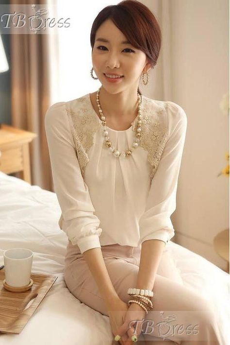 Stunning Korean Style Loose Long Sleeves Large Size Chiffon Lace Blouse Áo Blu, Chiffon Blouses, Lace Blouse Long Sleeve, Embroidered Chiffon, Feminine Blouses, Elegante Casual, Ruffle Long Sleeve, Vintage Blouse, Chiffon Long Sleeve