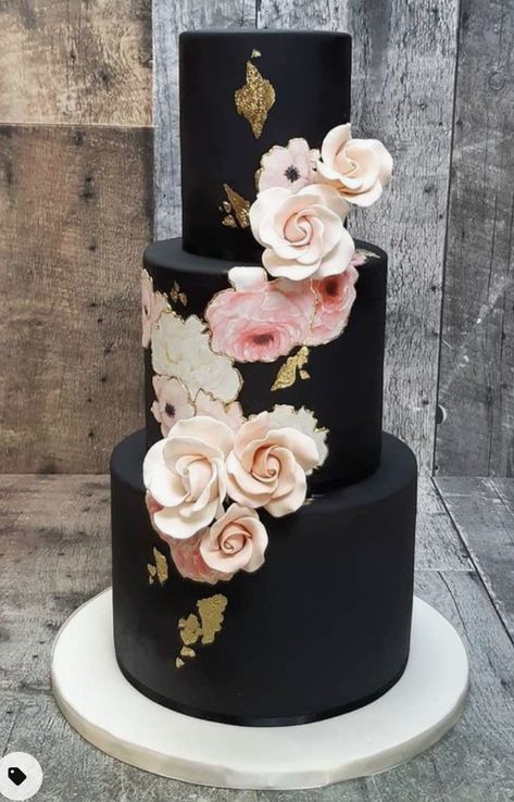 Maleny Manor, Black Wedding Cake, A Black Wedding, Wedding 101, Competition Board, Witch Wedding, Cakes Decorating, Cake With Flowers, Wedding Cakes Elegant