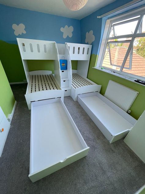 Kids Bunk Bed Rooms, Kids Triple Bunk Beds, Bunk Bed Steps, Triple Sleeper Bunk Bed, Bunk Bed With Stairs, Bed With Stairs, Bunk Bed With Drawers, Bunk Bed With Storage, Childrens Bunk Beds