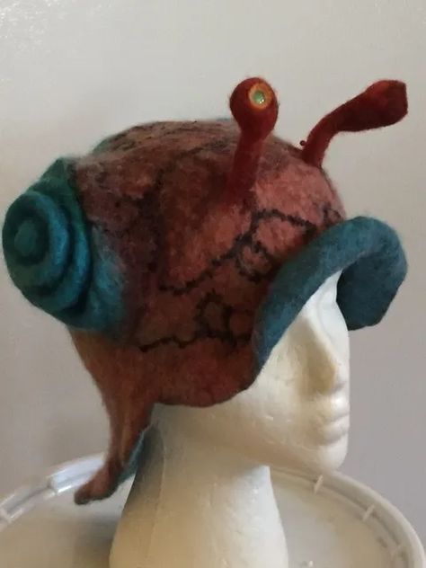 Wet Felted Hats, Chaotic Fashion, Fiber Studio, Crochet Snail, Funky Hats, Felting Ideas, Pearl Shop, Diy Hat, Wet Felting