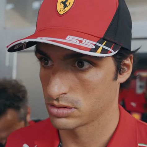 I Love F1 Pfp, Carlos Sainz Funny Face, F1 Reaction Pictures, F1 Reaction Pics Funny, Funny Carlos Sainz, Carlos Sainz Funny Pics, Carlos Sainz Reaction Pic, Crashing Out Reaction Pic, Formula 1 Reaction Pics