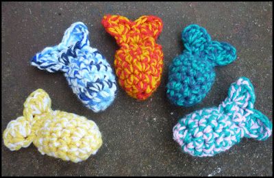 Mamma That Makes: CatNip CatFish - Free Crochet Pattern Crochet Cat Toys, Crochet Fish, Trendy Crochet, Crochet Amigurumi Free Patterns, Crochet Amigurumi Free, Barbie Patterns, Crochet Cat, Cat Toy, Amigurumi Free