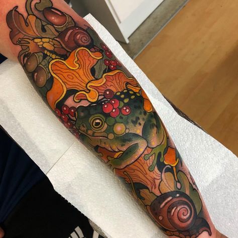 Neo Traditional Half Sleeve Tattoo, Neotraditional Dragon, Crone Tattoo, Neotraditional Sleeve, Coloured Tattoos, Tattoo Bear, Bodysuit Tattoos, Autumn Tattoo, Neotraditional Tattoo