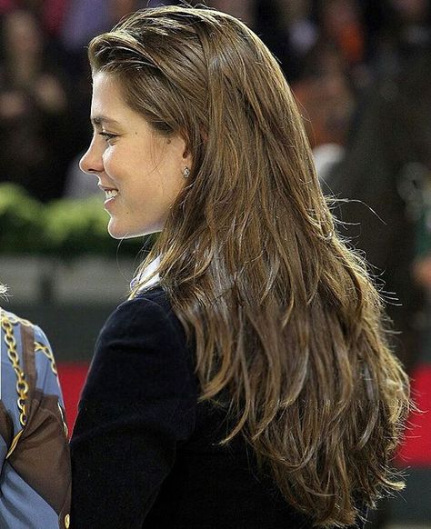 Even her hair is perfect #charlottecasiraghi Princess Charlotte Of Monaco, Princesa Charlotte, Monaco Princess, Monaco Royal Family, Caroline Of Monaco, Hair Flow, Charlotte Casiraghi, Princess Hairstyles, Hair Stylist Life