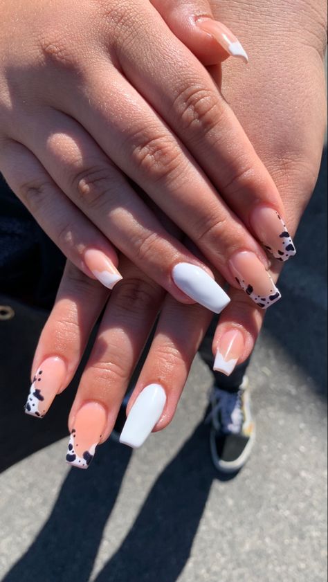 Black And White Cow Print Nails, Cute Cowprint Nails, White Cow Print Nails, Cowprint Nail Design, Nails Cow Print, Nail Journey, Cow Print Nails, Cowboy Nails, Concert Nails