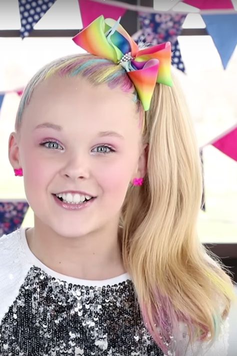 JoJo Siwa's Hairstyles & Hair Colors | Steal Her Style Jojo Snapchat, Jojo Siwa Hair, Jojo Siwa Outfits, Jojo Jojo, Natural Hair Growth Remedies, Jojo Siwa Bows, Jojo Bows, Second Day Hairstyles, Steal Her Style