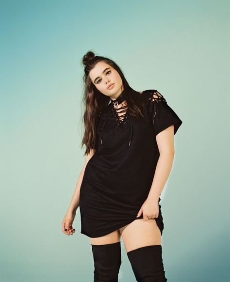 14 Plus-Size Models Who Are Killing It Right Now Barbara Ferreira, Plus Size Posing, Barbie Ferreira, Look Plus Size, Foto Poses, Plus Size Models, Curvy Girl Outfits, Plus Size Womens Clothing, Curvy Outfits