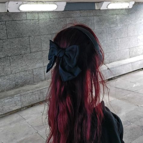 Red Head Faceless Aesthetic, Black And Red Hair Aesthetic, Red Hair Aesthetic Faceless, Pfp Red Hair, Hair Aesthetic Faceless, Red Hair Pfp, Red Hair Tumblr, Crimson Red Hair, Red Hair Aesthetic