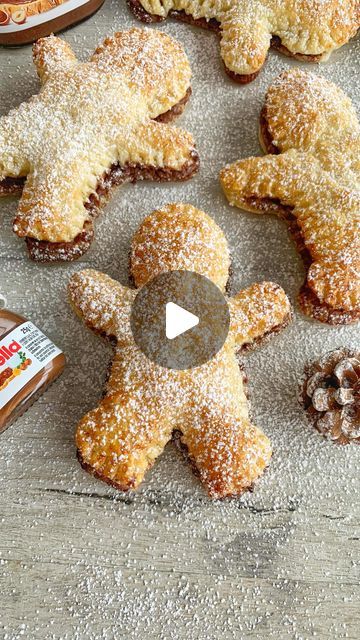 Fitwaffle Kitchen | Eloise on Instagram: "NUTELLA STUFFED PASTRY GINGERBREAD MEN 😍 These pastries are so light and crisp! They’re stuffed with Nutella and topped with icing sugar 🤤 Super quick and easy to make and perfect for Christmas 🎄 Sound on for full instructions 🔉 All you need is: 1 sheet ready roll puff pastry Nutella (or spread of your choice) Egg wash: 1 small egg + 1 tsp milk or water Optional: granulated sugar and icing sugar I made 4, but it will depend on the size of your cookie cutters 🫶 Enjoy! #fitwaffle #fitwafflekitchen" Puff Pastry Nutella, Christmas Dessert Drinks, Stuffed Pastry, Easy Puff Pastry Desserts, Pastry Pie Crust, Puff Pastry Desserts, Easy Puff Pastry, Healthy Food Menu, Bread Shaping