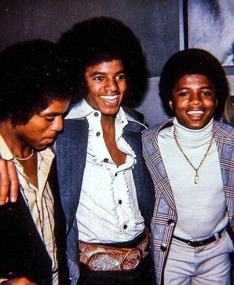 Marlon Jackson, Young Michael Jackson, Michael Jackson Photoshoot, The Jackson Family, The Jackson 5, Michael Jackson Wallpaper, Michael Jackson Rare, Photos Of Michael Jackson, Michael Jackson Smile