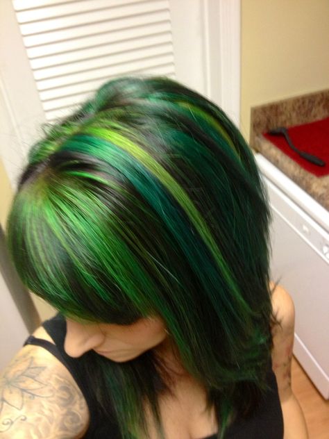 Funky green hair<3 Green Peakaboo Hair, Lime Green Hair Ideas, Dyed Hair Green And Black, Blue And Green Chunky Highlights, Green Hair With Blue Highlights, Green Streaked Hair, Unique Hair Color Combinations, Blue And Green Streaks In Hair, Green Hair With Black Highlights