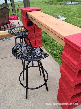 Cinderblock Bar Outdoor, Center Block Bench Ideas, Cinder Block Ideas Outdoors Diy Projects, Block Table Ideas, Ideas Para Bar, Diy Cinder Block Bar, Easy Diy Outdoor Bar, Cinder Block Bar, Cinder Block Furniture