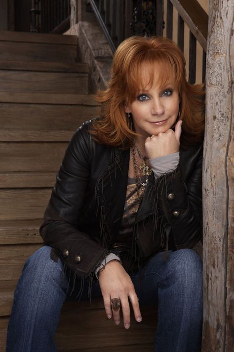 Reba McEntire Wallpapers - Wallpaper Cave Reba Mcentire Concert, Women In Country Music, Reba Mcintyre, My Chains Are Gone, Female Country Singers, Dog The Bounty Hunter, Annette Funicello, Voice Coach, Supernatural Gifs