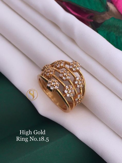 Gold Traditional Bangles, Gold Rings Ideas, Big Gold Rings, Gold Rings Indian, Rings Indian, Traditional Bangles, Small Earrings Gold, Bridal Jewelry Sets Brides, Wedding Jewelry Sets Bridal Jewellery