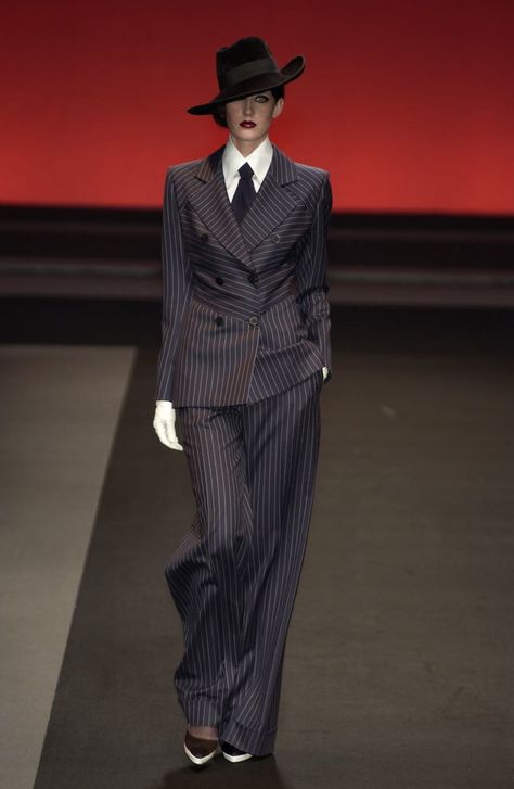 Jean Louis Scherrer, Woman In Suit, 90s Runway Fashion, Runway Fashion Couture, Woman Suit Fashion, Vintage Suits, Looks Chic, Professional Outfits, Mode Vintage