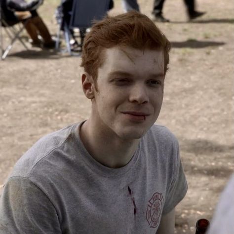 Ian Gallagher Icon, Shameless Us, Shameless Cast, Shameless Characters, Ian Gallagher, Ian Shameless, Shameless Tv Show, I Hate Boys, Mickey And Ian