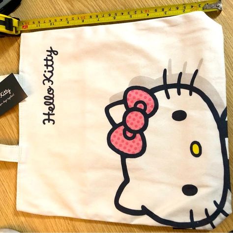 Hello Kitty tote bag Tote Bag Design Paint, Renew Clothes, Painted Tote Bag Ideas, Sanrio Tote Bag, Hello Kitty Tote Bag, Sanrio Tote, Hello Kitty Tote, Sanrio Handbags, Shoping Bag