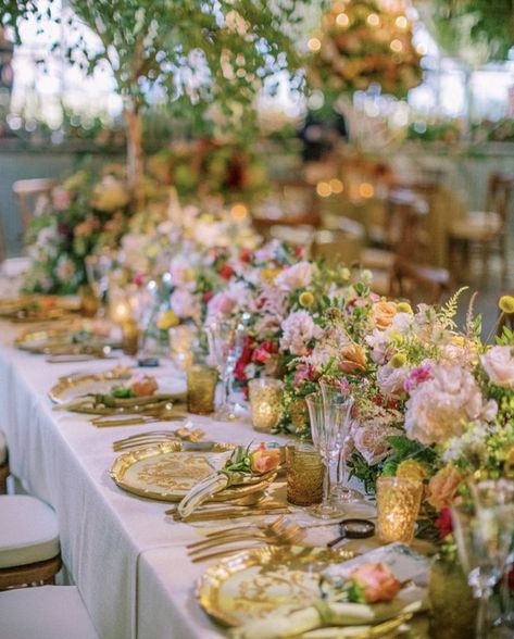 Floral opulence as far as the eye can see. Curate the look: Valentina Cream and Gold Charger Plate Amber Glass Vintage Tumbler Planning & Styling @cranberryblue_ Floral Design @amieboneflowers Photography @sanshinephoto Venue @HopetounHouse #goldcutlery #floraltablescapes #crystalglasses #luxurytablescapes #tablesetting #luxurytables #weddingstyling #tablestyling #dinnerwarehire #glasshire #cutleryhire #goldchargerplates #chargerplatehire #weddingtables #duchessandbutler Gold Charger Wedding, Gold Chargers Wedding, Vintage Charger Plates, Floral Tablescapes, Vintage Wedding Table Settings, Gold Tablescape, Gold Runner, Charger Plates Wedding, Vintage Table Setting