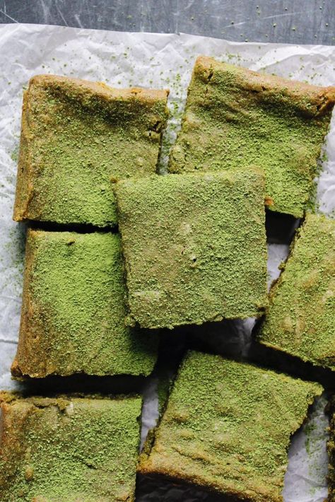 Regular Brownies, Coconut Milk Popsicles, White Chocolate Matcha, Matcha Dessert Recipes, Matcha Oats, Matcha Bars, Matcha Brownies, Matcha White Chocolate, Matcha Cheesecake