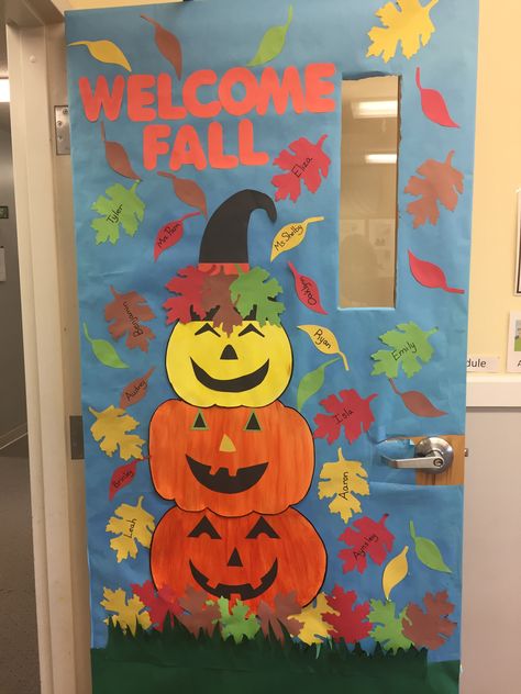 Fall Door Decorations Classroom Scarecrow, Autumn Door Decorations Classroom, Fall Decor For Infant Classroom, Kindergarten Fall Door Ideas, Fall Cubby Tags, Fall Door Decorations Classroom Toddlers, Fall Preschool Door Ideas, Fall Classroom Door Decorations, Fall Door Decorations Classroom