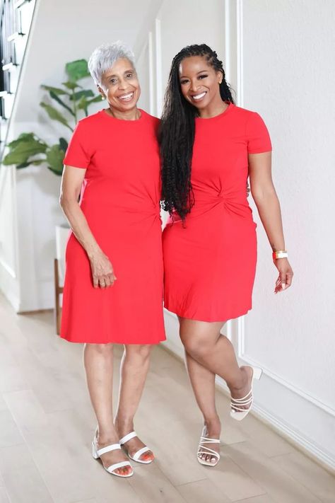 Red dress, T-shirt dress, casual dress, summer dress #LTKfit#LTKSeasonal#LTKstyletip Red Dress Summer, Mini Dresses Casual, Twist Short, Style Wrap Dress, Casual Dress Summer, Dress T Shirt, Short Sleeve Shift Dress, Dress Up Outfits, Dress Summer