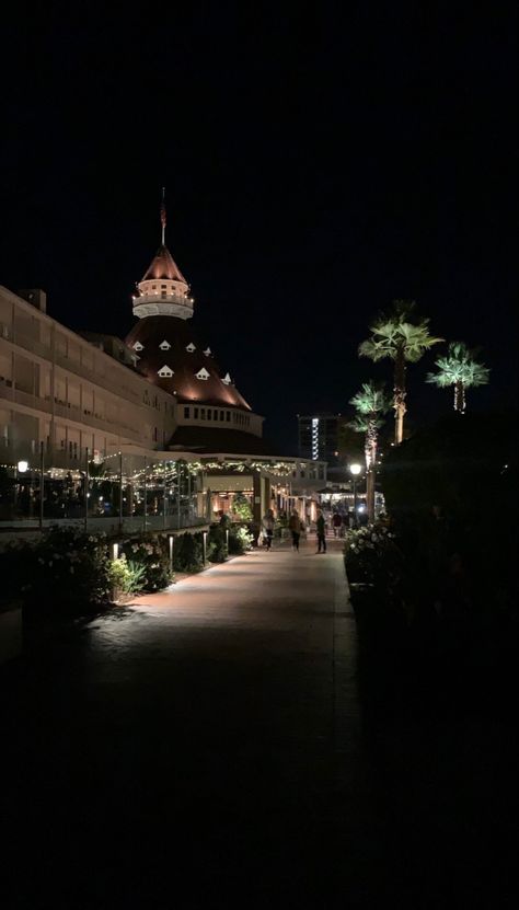 #sandiego #summer #night #coronado #aestethic #beach San Diego At Night, Mission Beach San Diego, Summer Walks, Coronado Beach, Coronado Island, Mission Beach, Beach Fits, California Love, Take Me Home