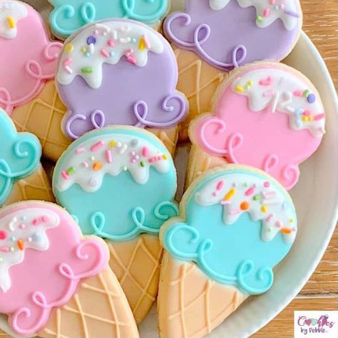 Ice Cream Theme Cupcakes, Sweet One First Birthday Decorations, Sweet One Cookies, Ice Cream Birthday Party Theme, Theme Bapteme, Sweet Birthday Cake, Ice Cream Party Theme, Candy Theme Birthday Party, Cookies Theme