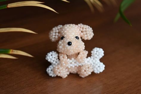 10 Adorable Beaded Animal Tutorials for Key Chains, Home Decor and Fun! - The Beading Gem's Journal Beaded Animals Tutorial, 3d Beading, Free Jewellery Making Tutorials, Cat Bead, Animals Pattern, 3d Tutorial, Beading Techniques, Beading Tutorial, Beaded Crafts