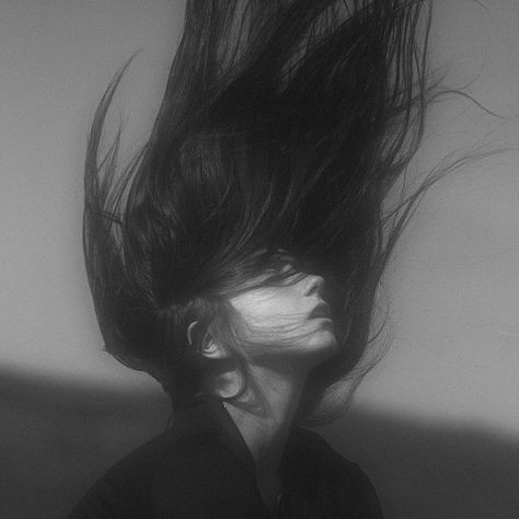 Blowing In The Wind, Yennefer Of Vengerberg, Ex Machina, Black And White Aesthetic, Dark Photography, 인물 사진, White Photo, White Aesthetic, Photography Inspo