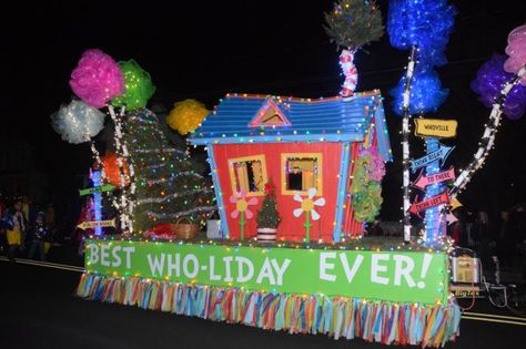 Lessard Builders' float has a Dr. Seuss theme with the Grinch not far away from Whoville. The float took first-place honors in the commercial float division. BY RON MACARTHUR Santa Claus Parade Float Ideas, Grinch Float, Holiday Parade Floats, Parade Float Theme, Parade Float Decorations, Stem Christmas, Santa Claus Parade, Homecoming Floats, Christmas Parade Floats