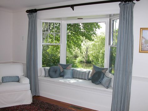 Bay Window Seat with Pillows, Panels and Chair Slipcover Window Seat Curtains, Bay Window Seating, Bay Window Design, Bedroom Window Seat, Window Seat Ideas, Bay Window Ideas, Bay Window Living Room, Kitchen Bay Window, Cozy Window Seat