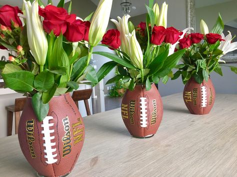 Football Floral Centerpieces, 49ers Centerpieces Party Ideas, Football Theme Wedding Ideas, Football Theme Centerpiece Ideas, Sport Centerpieces Ideas, High School Football Banquet Ideas, Football Graduation Party Ideas, Football Centerpiece Ideas, Football Party Centerpieces