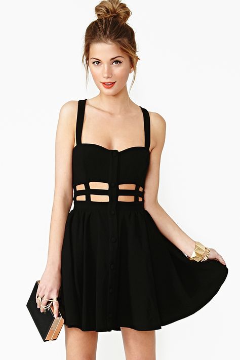 Black Skater Dress featuring a caged waist and button-down front. Insanely cool. Cage Dress, Emmanuelle Alt, Black Skater Dress, Alternative Rock, Primavera Estate, Skater Dress, Perfect Dress, Cute Dresses, Dress To Impress