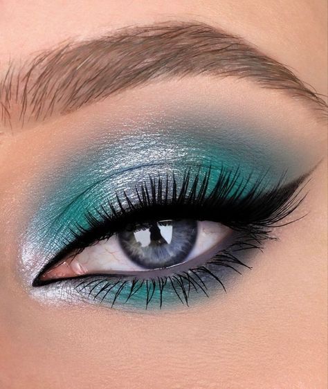 Turquoise Eye Makeup, Turquoise Makeup, Teal Eyeshadow, Teal Makeup, Foil Eyeshadow, Maquillage On Fleek, Eye Makeup Images, Party Make-up, Prom Eye Makeup