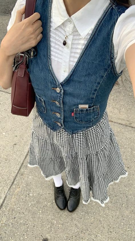 How To Have Style, Jean Vest, Fall Fits, Vest Outfits, Mode Inspo, Looks Style, Mode Inspiration, Lookbook Outfits, Style Outfits